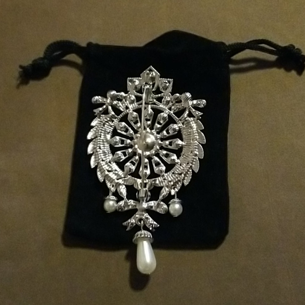 Rhinestone Brooch - Picture 3 of 3